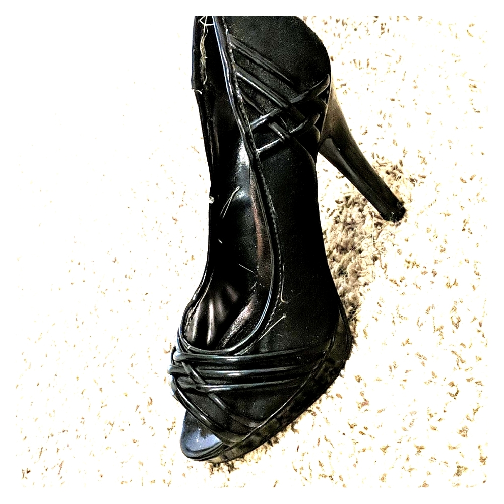 Black high heel shoe